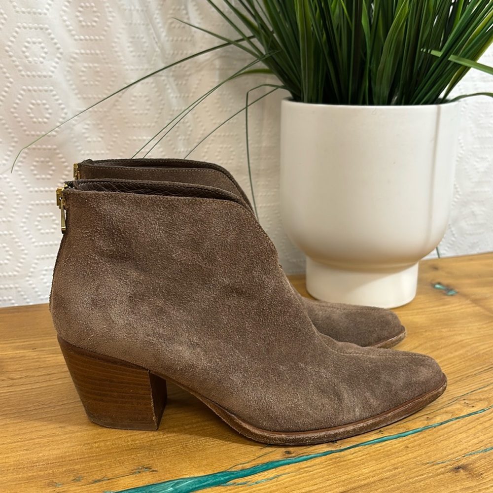 Vince Havana Notch Bootie